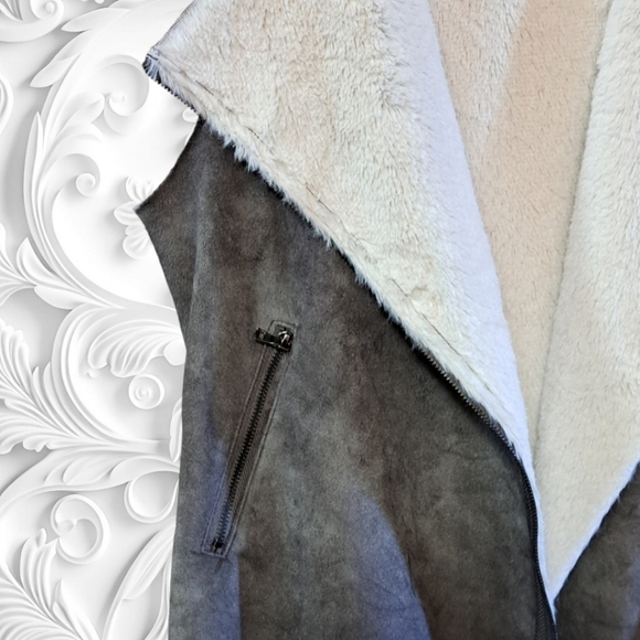 Anthropologie Lost April Faux Leather Fur Vest Size Small - Picture 2 of 6